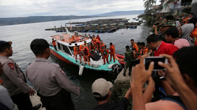 Misi Mustahil Mengangkat Bangkai Kapal KM Sinar Bangun, KNKT Kibarkan 'Bendera Putih' Misi Mustahil Mengangkat Bangkai Kapal KM Sinar Bangun, KNKT Kibarkan 'Bendera Putih'