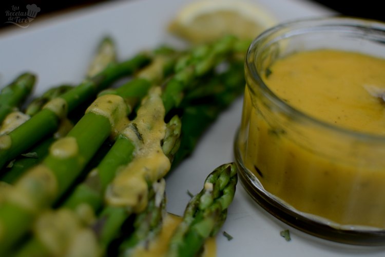 Espárragos con salsa holandesa 02