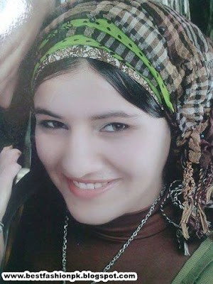 Latest Hijab Styles For Muslim Girls www.igvv.blogspot.com