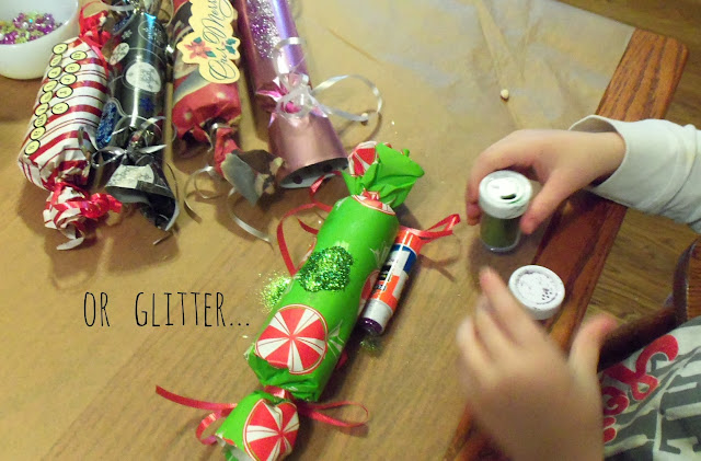 Guest Blogger: Easy Christmas Ornaments - My Suburban Kitchen