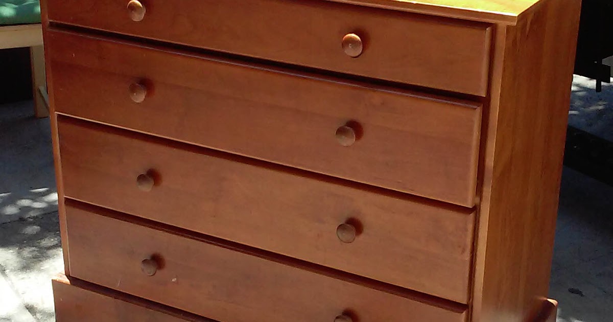 UHURU FURNITURE & COLLECTIBLES SOLD 4 Drawer Wooden Dresser 80