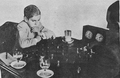 Partida de ajedrez Arturito Pomar contra José Sanz en el Campeonato de España de Ajedrez de 1944