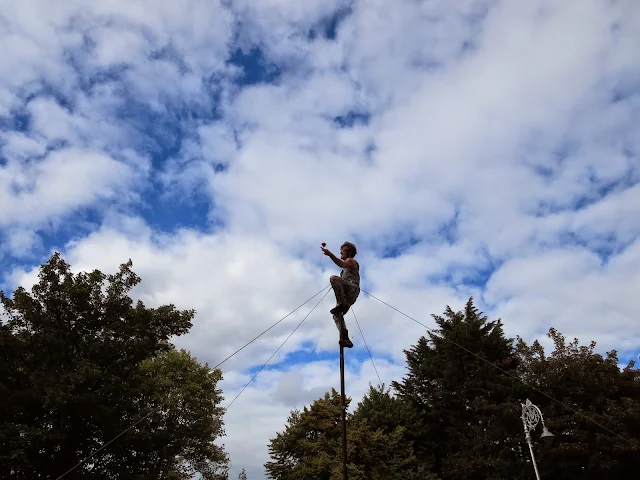 Derek Derek on a pole at Dublin City Spectacular