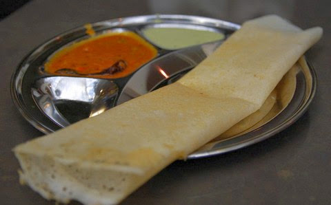Plain Rice Dosa with Garlic and Coconut Chutney