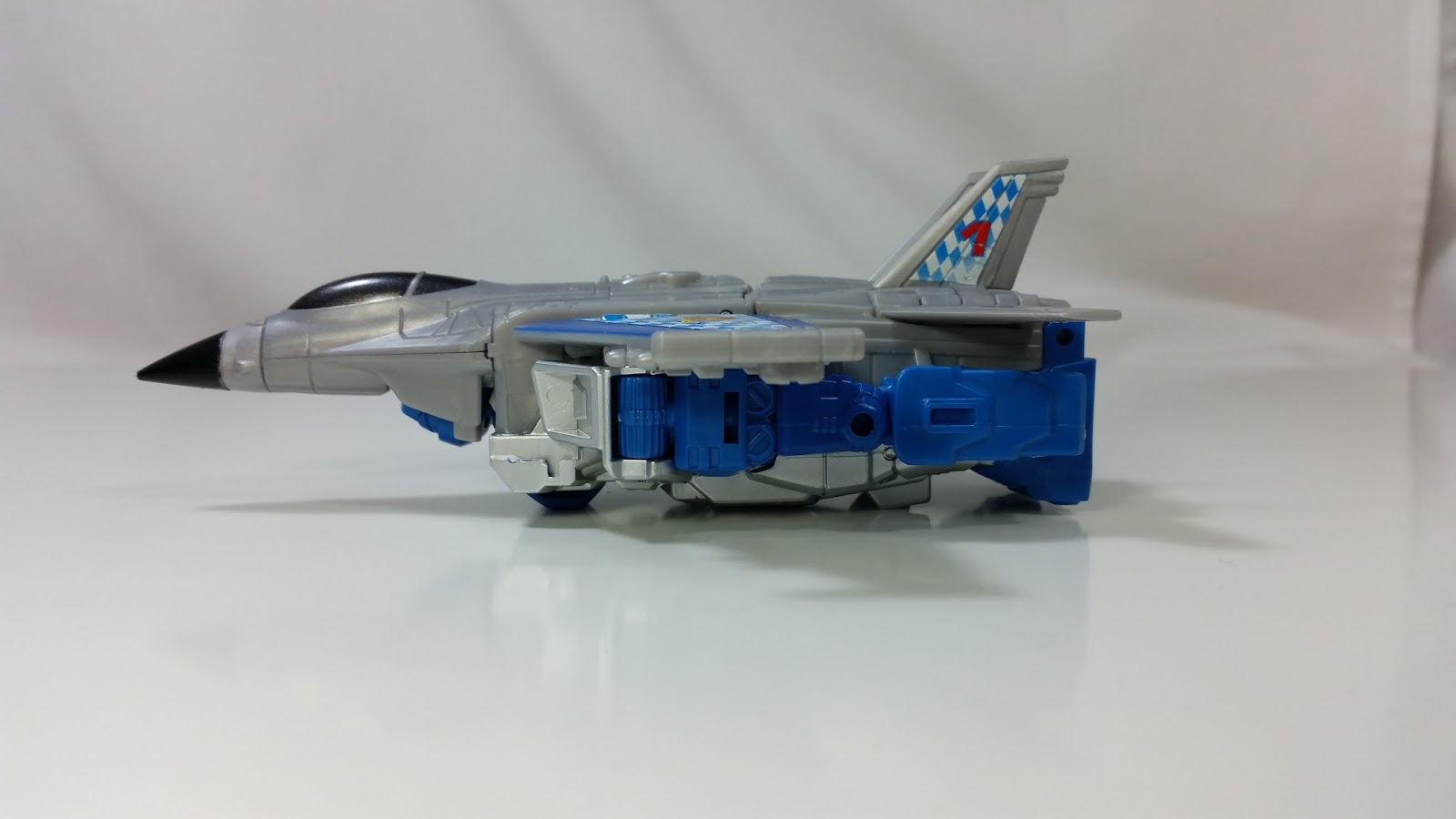 Toys Review Transformers Combiner Wars G2 Skydive Review