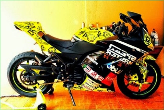 Ban Original Gaya valentino Rossi MotoGP - Contoh Gambar Dan Foto Konsep Desain Modifikasi Kawasaki Ninja 4 Tak 250cc Sporti Ala Moge Keren Banget Ban Original Gaya valentino Rossi MotoGP - Contoh Gambar Dan Foto Konsep Desain Modifikasi Kawasaki Ninja 4 Tak 250cc Sporti Ala Moge Keren Banget