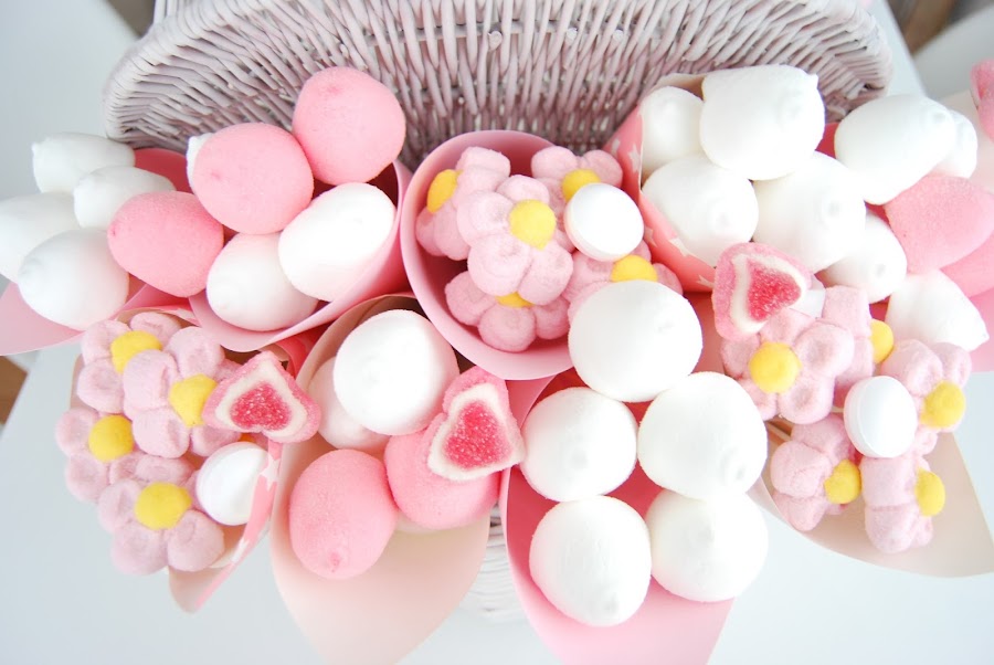 Cesta de chuches dulce para celebraciones