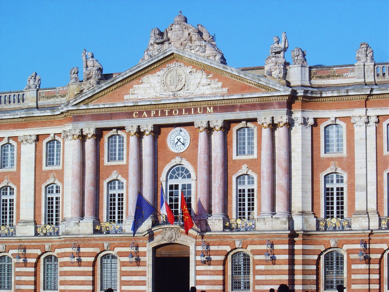 TOULOUSE - THE PINK CITY: The Capitole - Henri IV court - Toulouse - france
