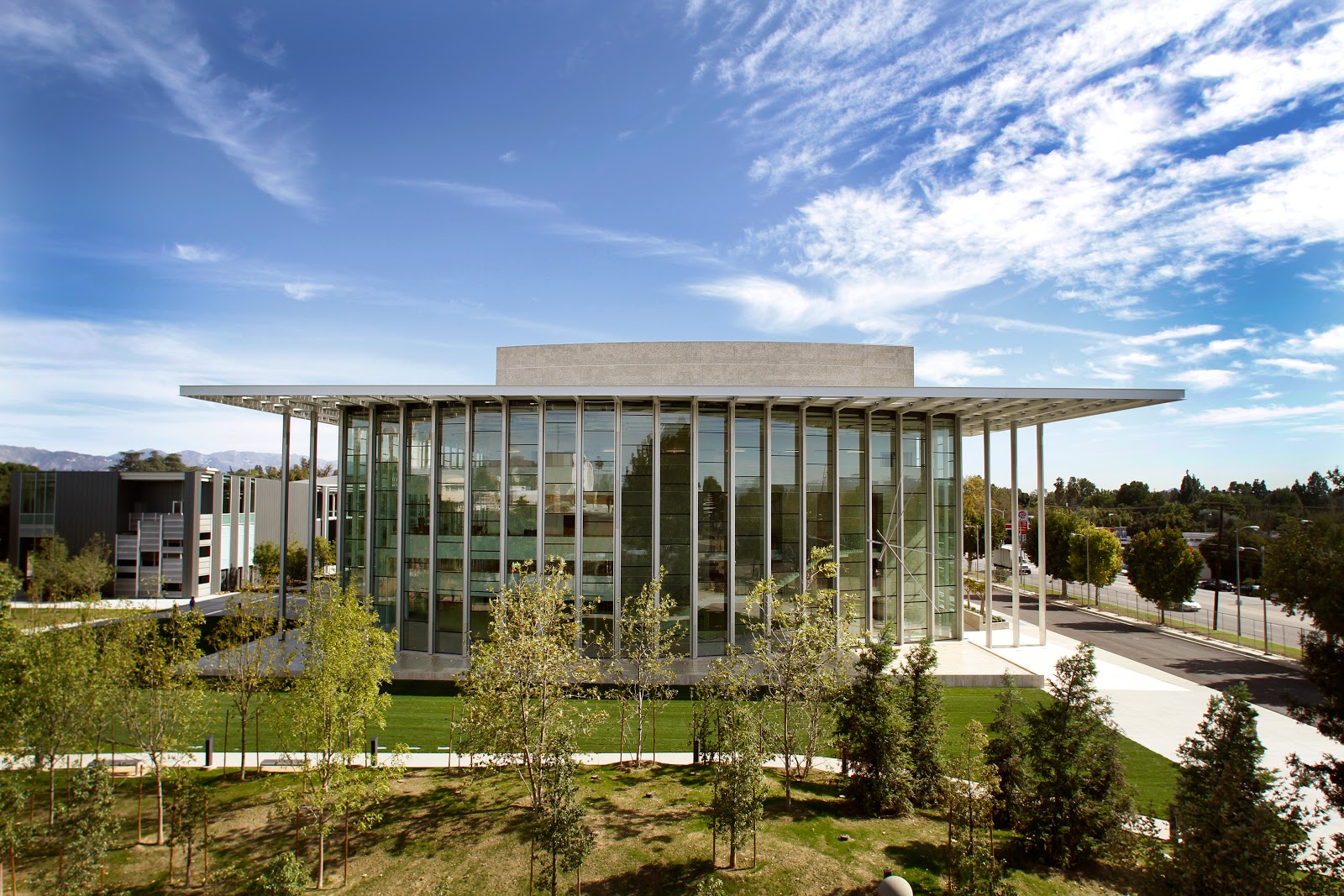 Things To Do In Los Angeles Valley Performing Arts Center Worthless