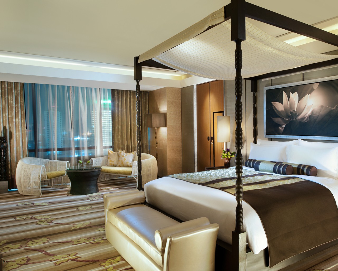 Ultra luxury. Отель Kempinski Бангкок. Спальня в отеле 5 звезд. Тайланд отели 5 звезд. Дизайн таиландских гостиниц.