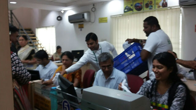Fortis Charitable Foundation extends a helping hand as Bangalore Queues up for Cash Fortis Charitable Foundation extends a helping hand as Bangalore Queues up for Cash