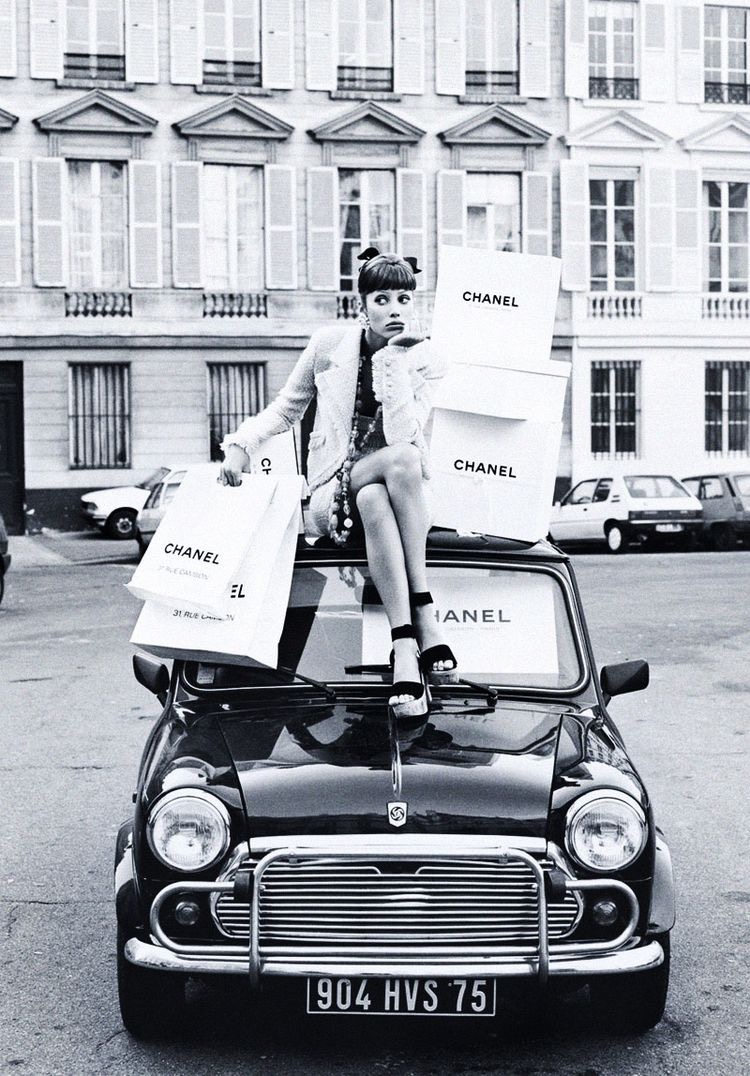 Chanel, platinum, Egoiste, box, business, sale, black friday, Chanel  Platinum Egoiste Stock Photo - Alamy