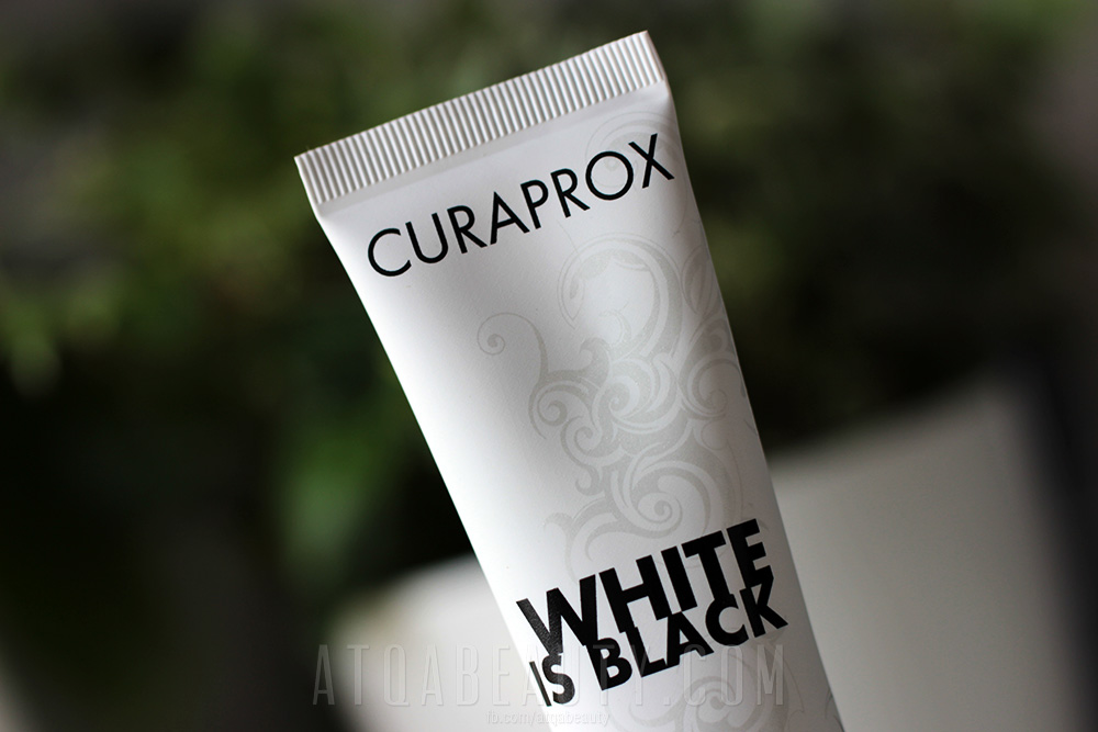 Białe jest czarne (CURAPROX White Is Black)