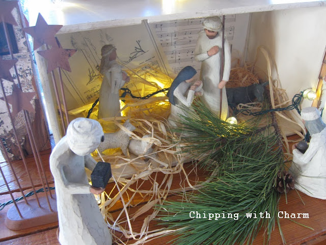 Chipping with Charm:  Nativity in a XL Drawer...http://www.chippingwithcharm.blogspot.com/