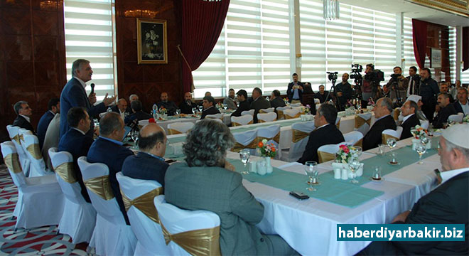 Diyarbakır’da Güneydoğu Ortak Akıl Platformu kuruldu DİYARBAKIR-Diyarbakır’da, Güneydoğu Anadolu Ortak Akıl Platformu yaptığı basın açıklamasıyla kuruluşunu duyurdu.