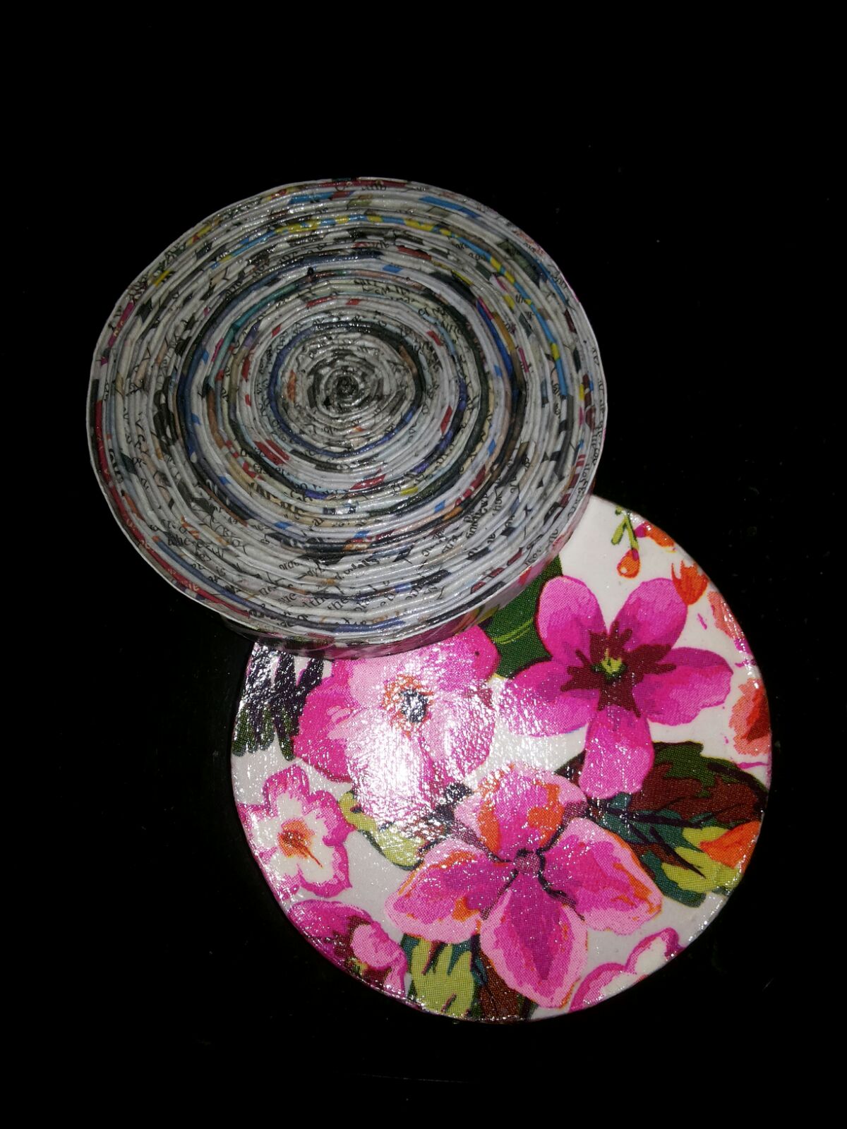 VREnchanted Color, Craft & more.... Newspaper Coasters