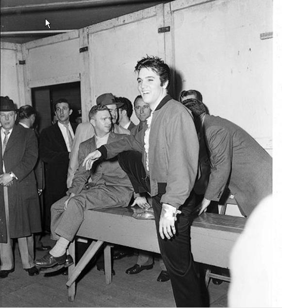 Elvis Presley Live at Memorial Auditorium, Buffalo, NY ... Elvis Presley Live at Memorial Auditorium, Buffalo, NY ...