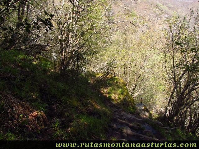 Llegando a la cascada de Sotillo