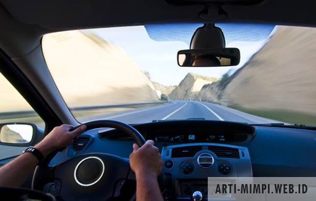 Menafsirkan Mimpi Naik Mobil: Sebuah Analisis Psikoanalitik