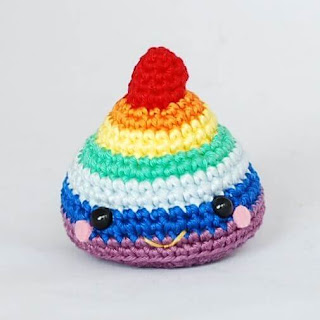 amigurumi-rainbow-unicorn-poop