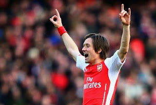 Tomas Rosicky to stay for another season
