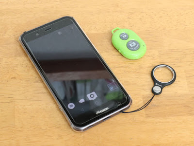 SH-04H と カメラシャッターリモコン SHARP AQUOS ZETA SH-04Hとスマートフォン用 カメラリモコン A-Bシャッター Bluetoothリモート for iPhone & Android