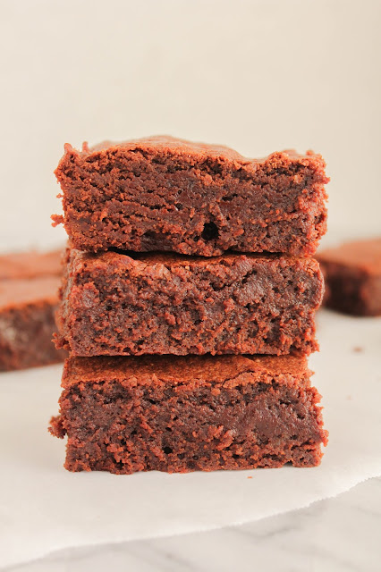 Spicy Fudge Brownies | The Chef Next Door #SundaySupper
