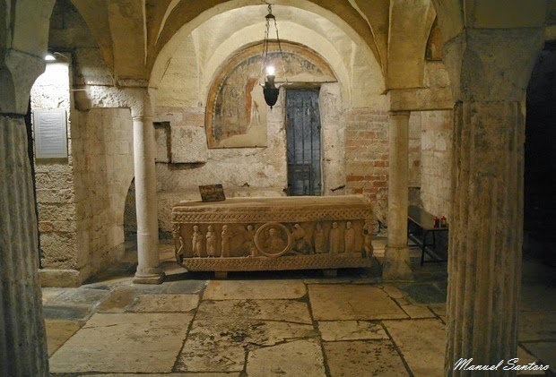 Spoleto, chiesa di Sant'Ansano. Cripta di Sant'Isacco Spoleto, chiesa di Sant'Ansano. Cripta di Sant'Isacco