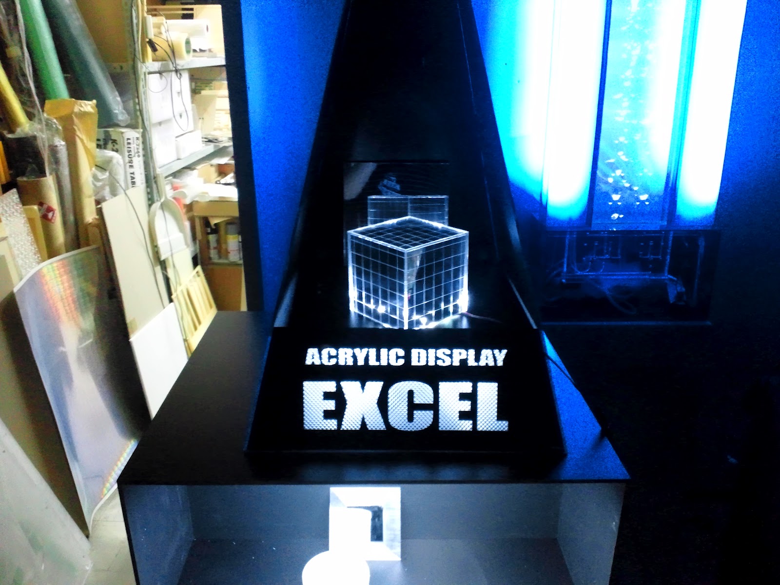 アクリルのエクセル Ledとアクリルミラー板で実験