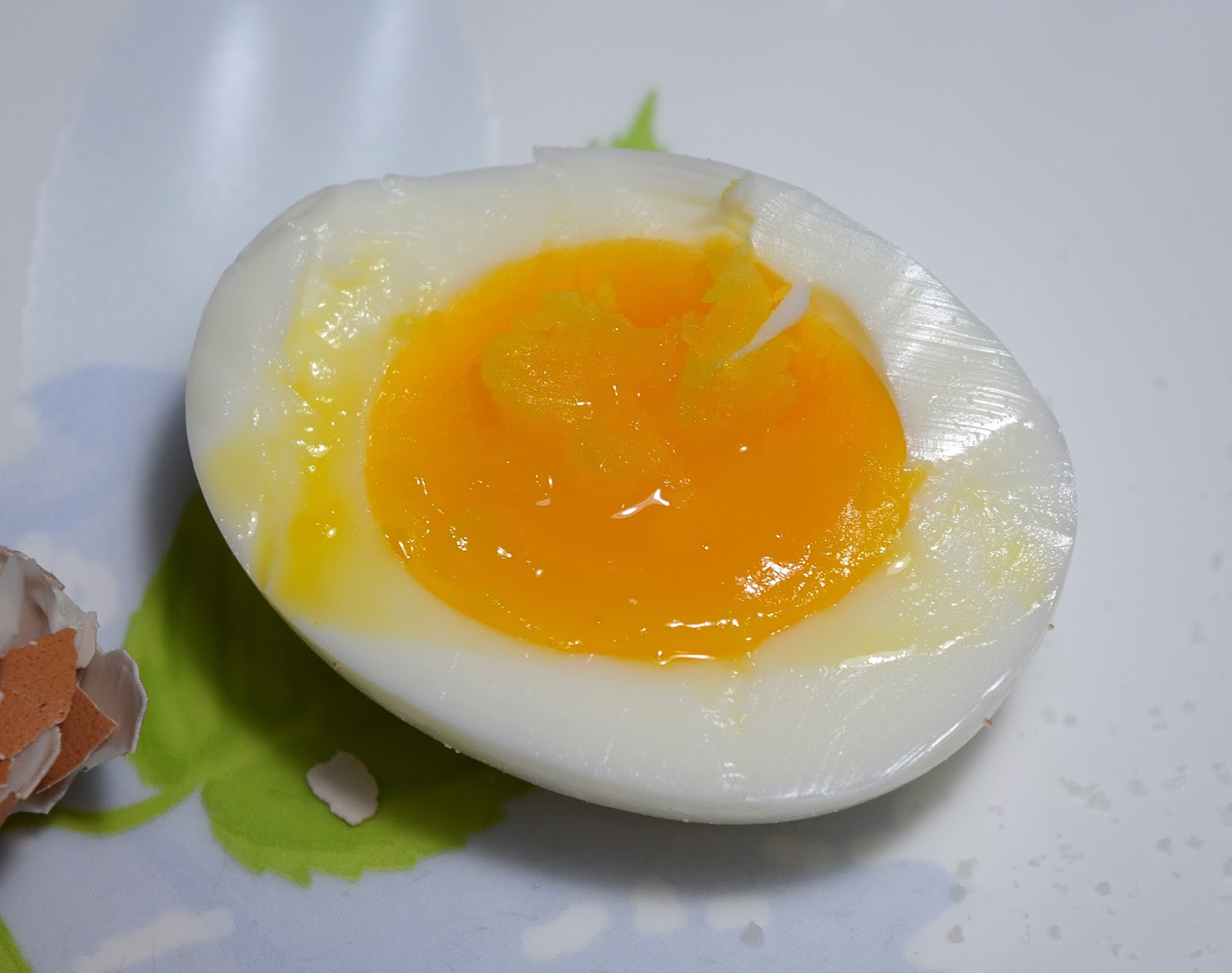 Badaro...: 삶은달걀 가장 맛있는 시간은 물 끓고나서 6분(반숙, 3분 6분, 9분의 차이)