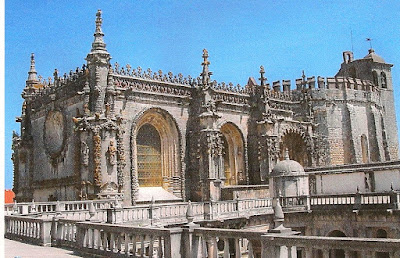 Resultado de imagem para imagens estrragos do tornado no coro alto do convento de cristo