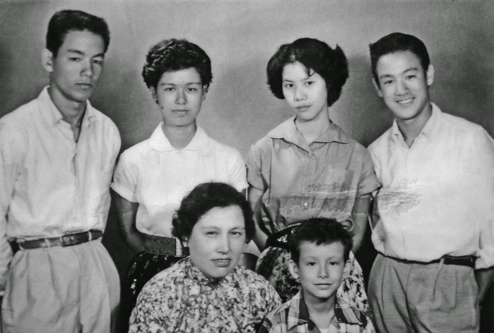 Bruce Lee and his family