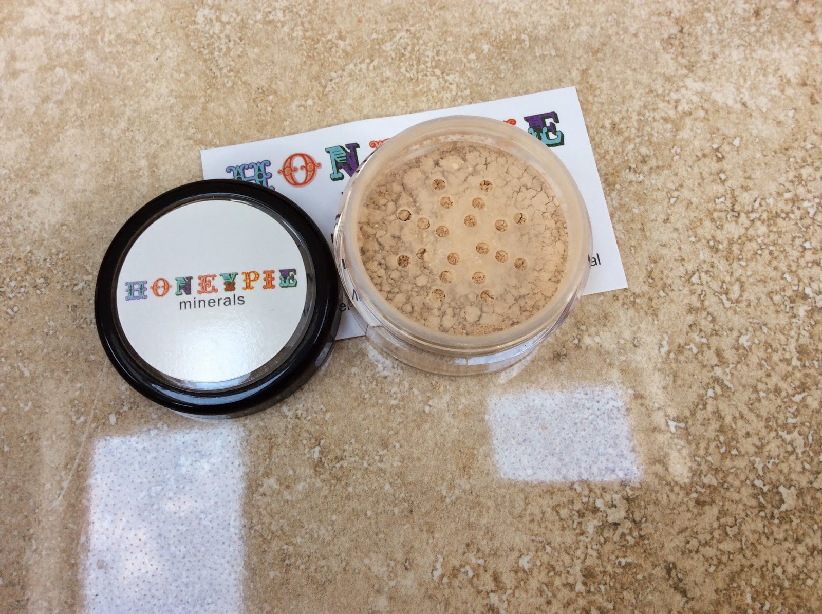 The Glamourelle New Foundation Honeypie Minerals Golden Fair Foundation