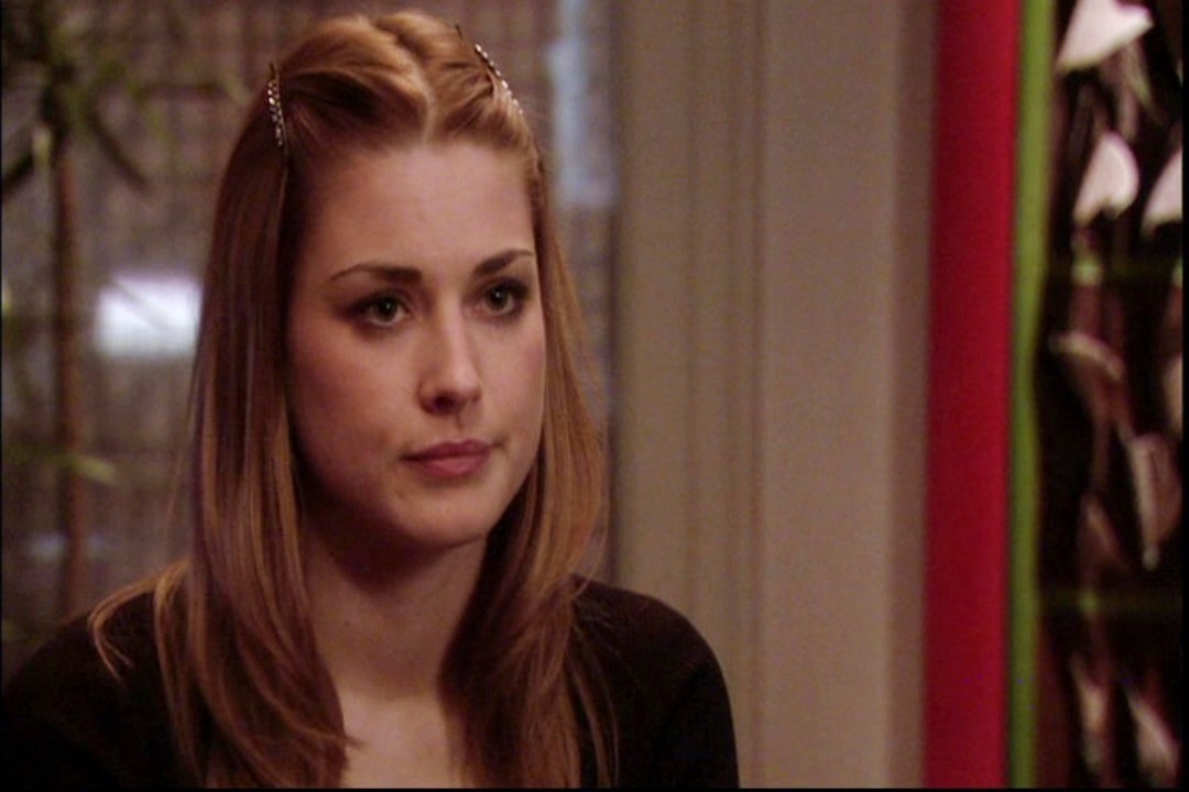 Films Et Séries Tv Avec Alexandra Breckenridge Movie and TV Cast Screencaps: Alexandra Breckenridge as Willa McPherson