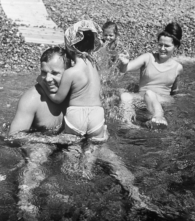 Yuri Gagarin  Everyday photos of the First Man in Space  1960s - 95
