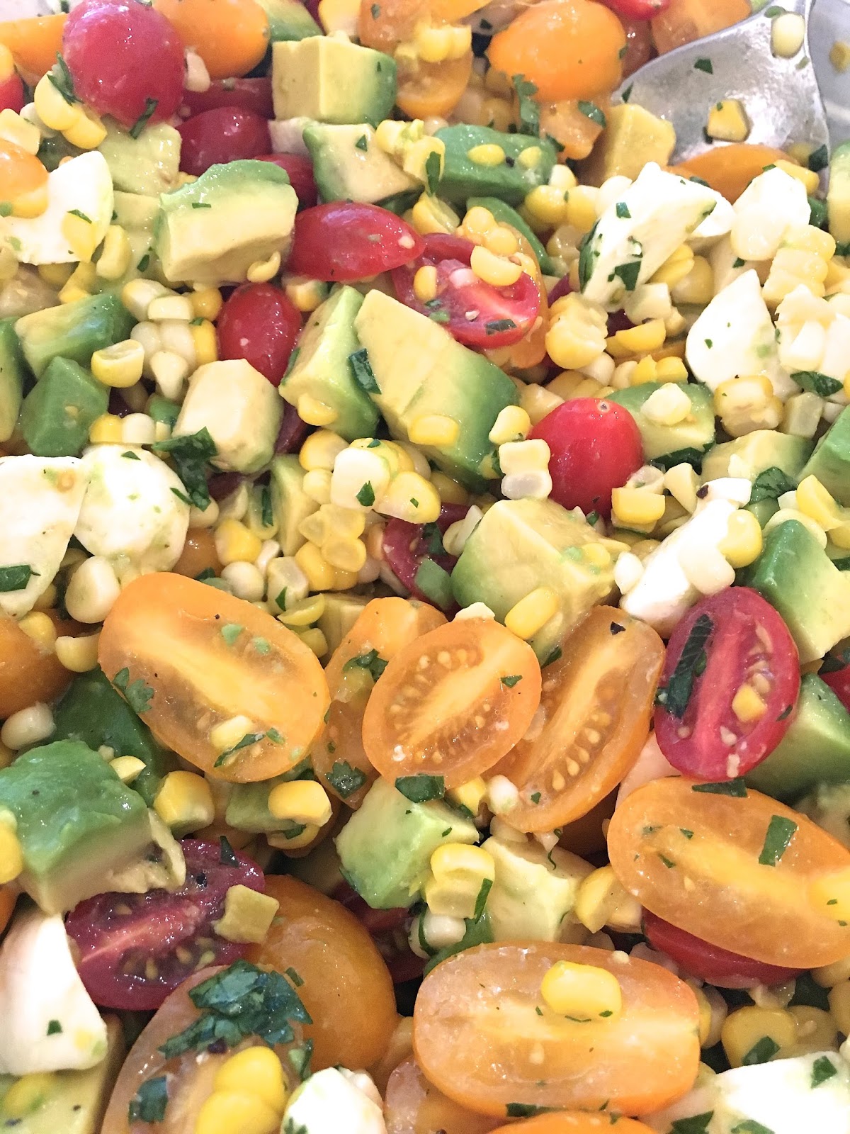 Corn, Tomato, Avocado & Mozzarella Salad SIRIously delicious Bloglovin’