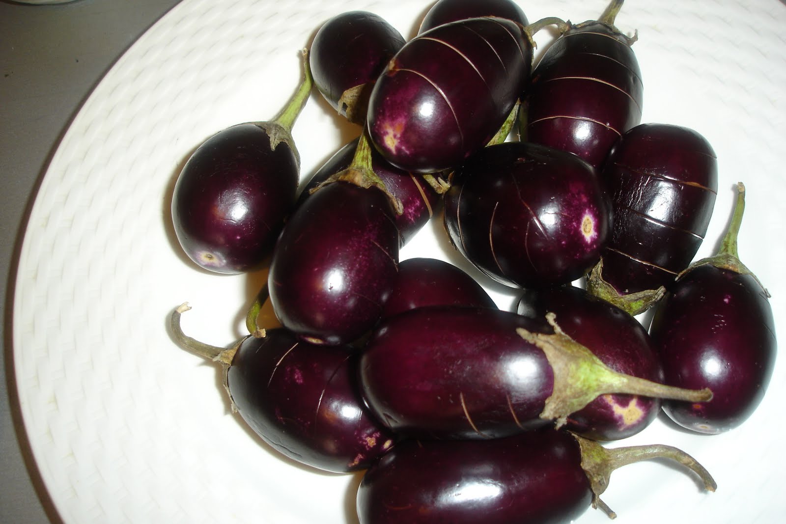 Yummilicious The Food Blog Stuffed Baby Aubergines (Bharwan Masala