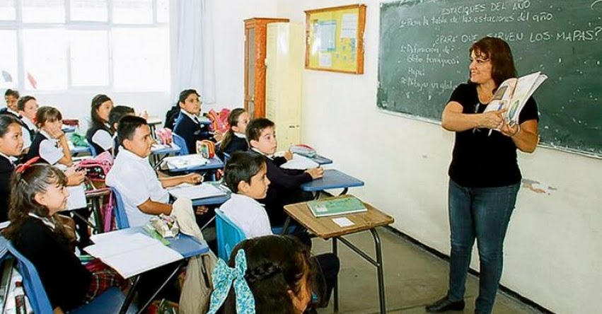 MINEDU: Sueldo mínimo de maestros será de S/ 2.400 el próximo año, informó la Ministra de Educación, Flor Pablo Médina MINEDU: Sueldo mínimo de maestros será de S/ 2.400 el próximo año, informó la Ministra de Educación, Flor Pablo Médina
