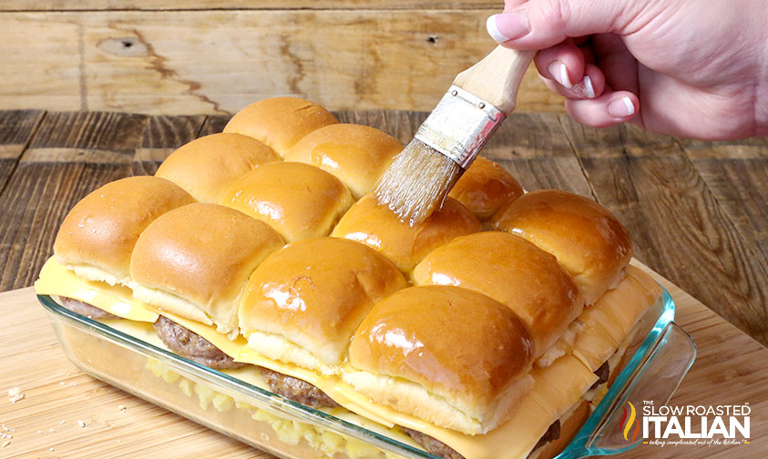 Breakfast Sliders (Cheese and Sausage) + VIDEO