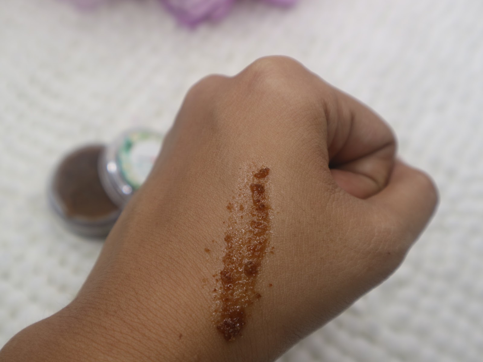 Human Heart Nature Natural Lip Scrub in Peppermint Review IzzaGlinoFull