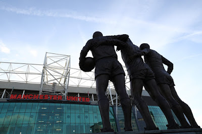 Statue of United Trinity Manchester United tweet condolences to Nigerian fans