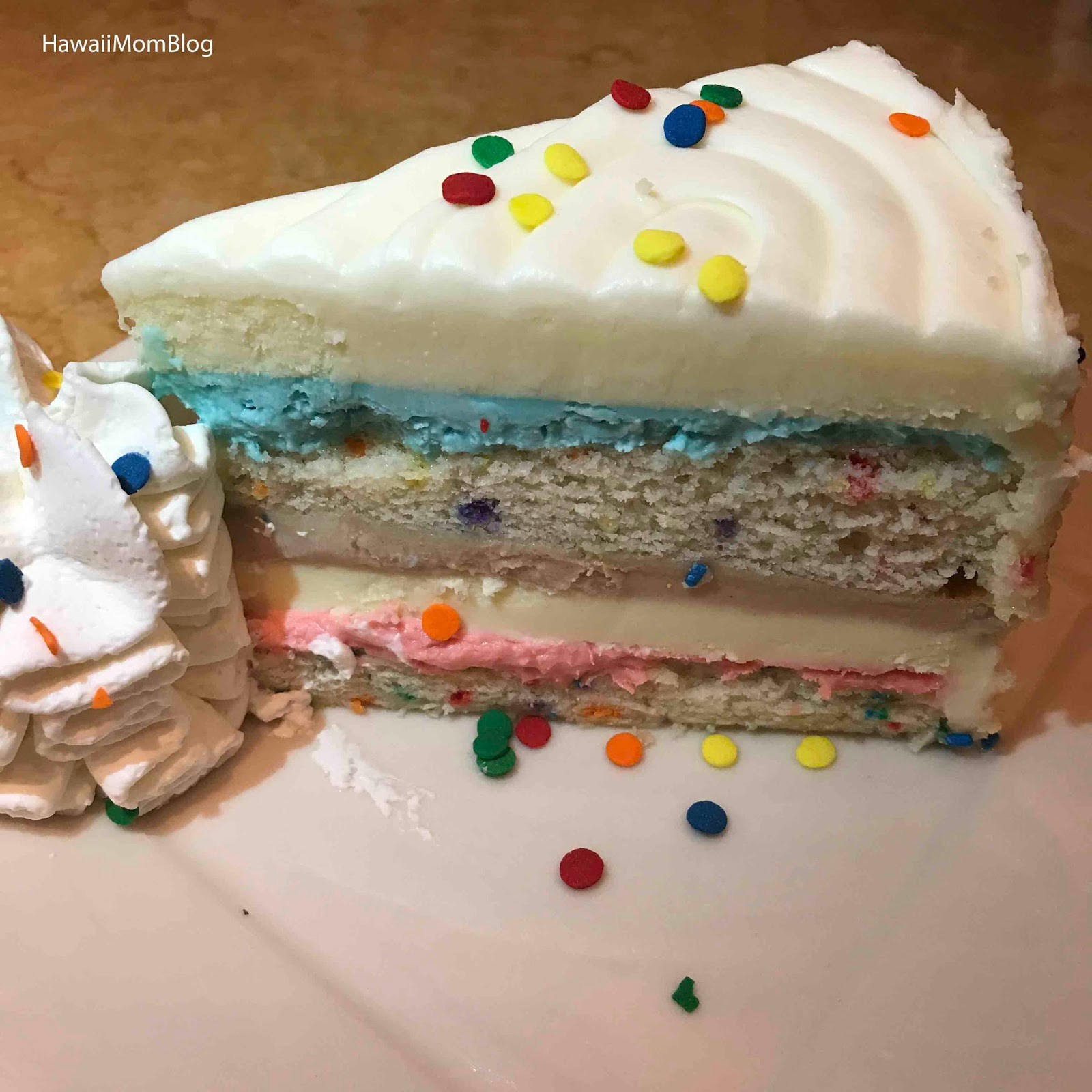 Hawaii Mom Blog Weekend Brunch at The Cheesecake Factory at Ka Makana