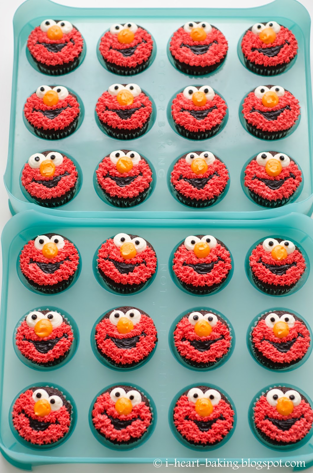 i heart baking!: elmo cupcakes