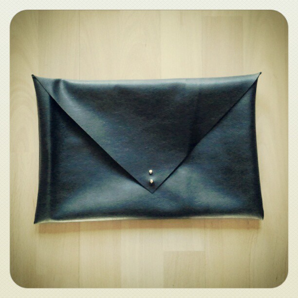 Silent Sweetheart. DIY Leather Clutch Bag