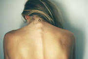 samedi 12 mai 2012 triangle tatouage cou