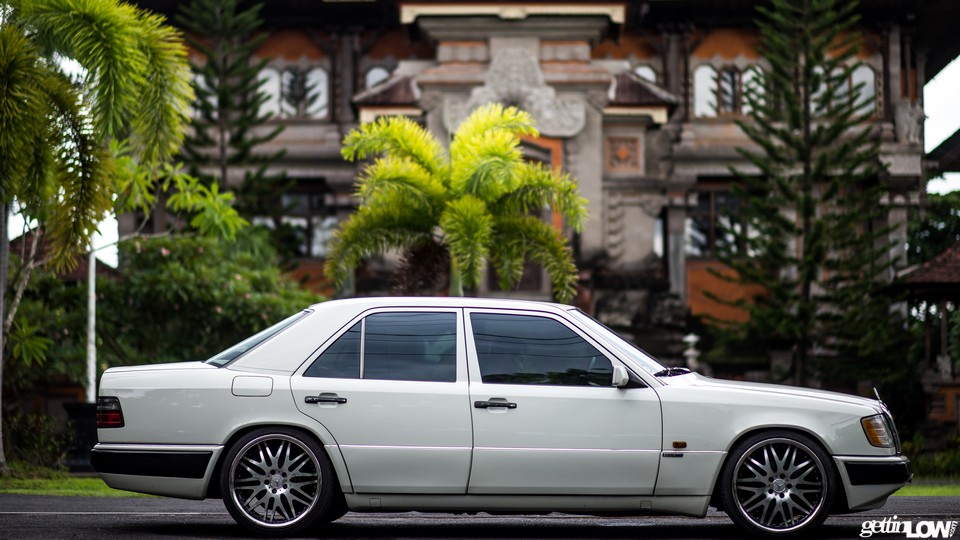 Mercedes Benz 124 осень
