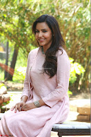 Priya Anand in simply Pink at an interview for movie KOOTATHIL ORUTHAN~ Exclusive celebrities galleries 002.jpg Priya Anand in simply Pink at an interview for movie KOOTATHIL ORUTHAN~ Exclusive celebrities galleries 002.jpg