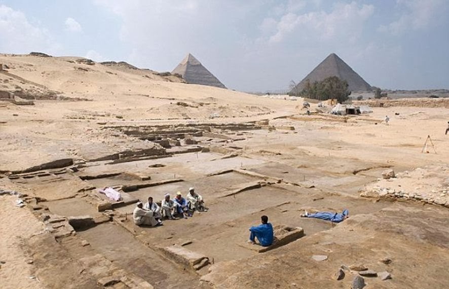 Ruins of barracks, port unearthed at Giza Pyramids Ruins of barracks, port unearthed at Giza Pyramids