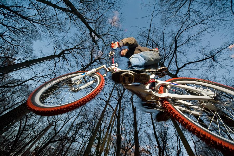 FOTOGRAFI | SUDUT PENGAMBILAN GAMBAR (CAMERA ANGLE) | ArliaRA.