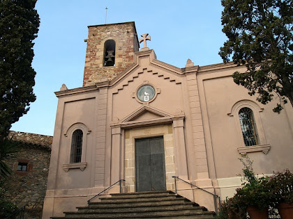 Façana principal de l'església de Santa Coloma de Montpedrós o de Cervelló Façana principal de l'església de Santa Coloma de Montpedrós o de Cervelló